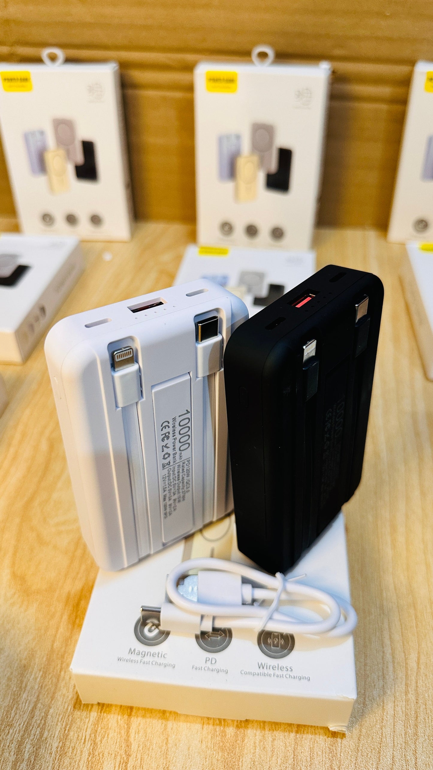 Wireless Fast charging PowerBank With Mag Safe